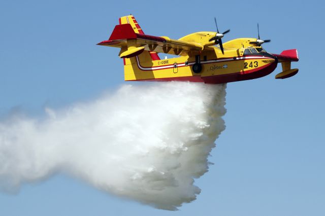 Canadair CL-41 Tutor (C-GQBE) - Bombardier CL-415 water bomber a.k.a. "Superscooper" performing a water drop demonstration at the 2023 edition of the Aero Gatineau Air Show.