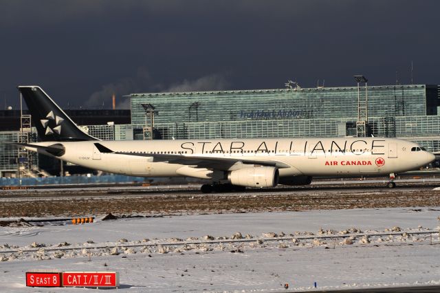 Airbus A330-300 (C-GHLM) - schnee in Frankfurt