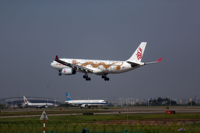 Airbus A330-300 (B-HYF) - Dragonair special 25th Anniversary Livery.