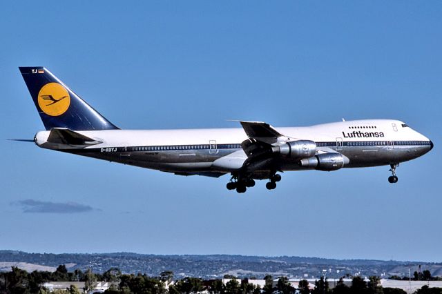 BOEING 747-8 (D-ABYJ) - LUFTHANSA - BOEING 747-230BM - REG : D-ABYJ (CN 21220/294) - ADELAIDE INTERNATIONAL AIRPORT SA. AUSTRALIA - YPAD - 22/2/1988 35MM SLIDE CONVERSION USING A LIGHTBOX AND A NIKON L810 DIGITAL CAMERA IN THE MACRO MODE.