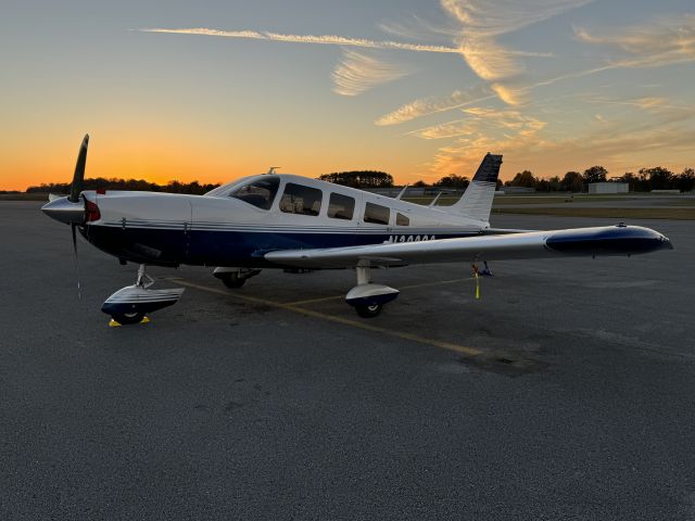 Piper Saratoga (N32303)