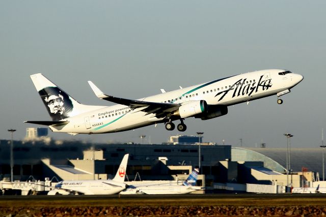 Boeing 737-800 (N568AS) - Alaskas Employee Powered special paint scheme departing for Seattle