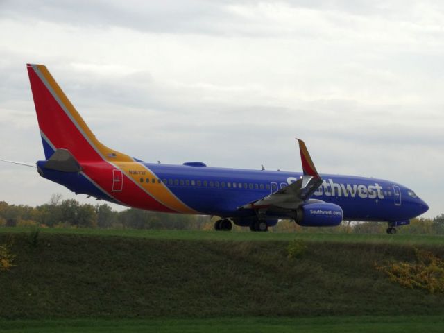 Boeing 737-800 (N8672F)