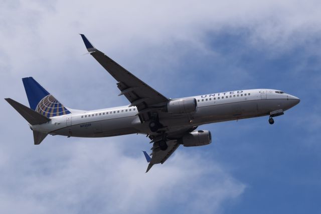 Boeing 737-800 (N73259)