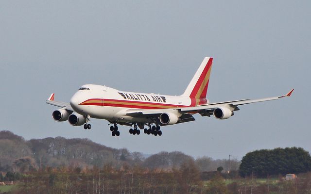 Boeing 747-400 (N402KZ) - kalitta air b747-481f n402kz landing at shannon 27/1/19.