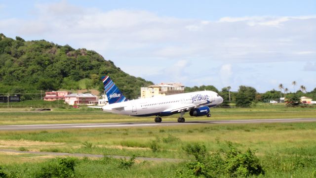 Airbus A320 (N804JB)