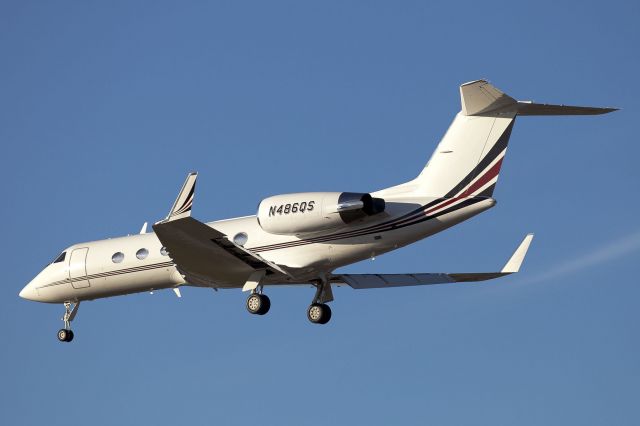 Gulfstream Aerospace Gulfstream IV (N486QS) - At KPBI - Gulfstreams are addictive!