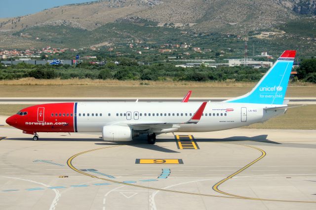 Boeing 737-800 (LN-NIO) - Taxiing to Stand 10 on 1-Jul-22 operating flight NOZ1990 from ENGM.