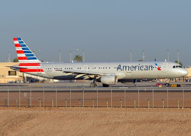 Airbus A321 (N193UW)