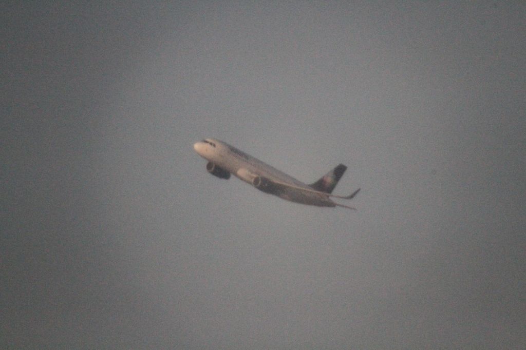 Airbus A320 (XA-VOZ) - DEPARTURE FROM 27 MMTJ