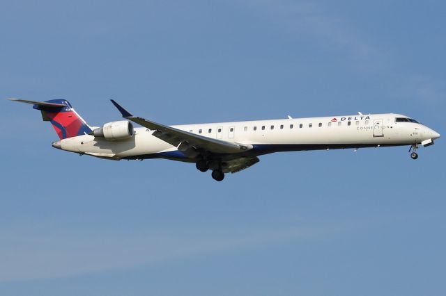 Canadair Regional Jet CRJ-900 (N928XJ)