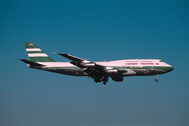 BOEING 747-300 (VR-HIK) - Final Approach to Narita Intl Airport Rwy16 on 1986/10/18