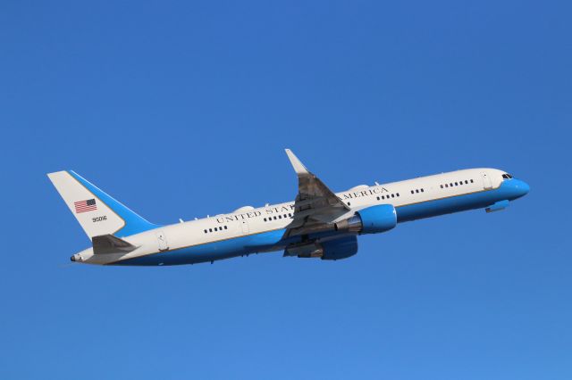 Boeing 757-200 (90016)