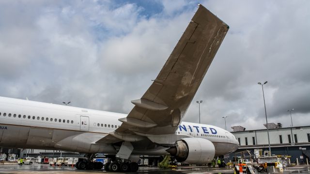 Boeing 777-200 (N778UA)