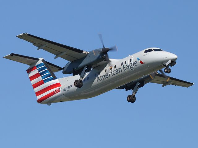 de Havilland Dash 8-100 (N838EX)