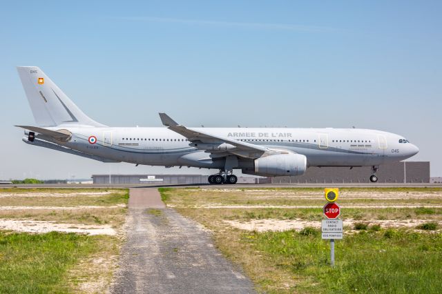 Airbus A330-200 (F-UJCK)