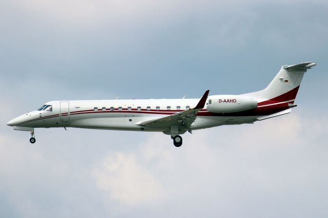 Embraer Legacy 600/650 (D-AAHO) - Air Hamburg Legacy 650E on short finals for rwy 24 on 14-Jul-21 arriving from UKOO as AHO817U.