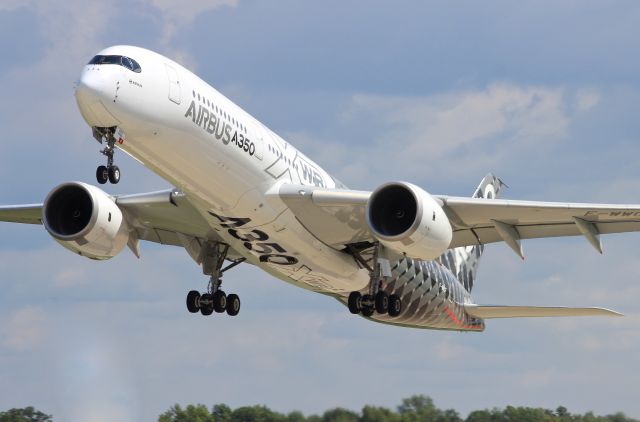 Airbus A350-900 —