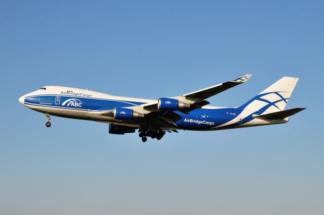 Boeing 747-400 (VQ-BHE) - 2013/4/28