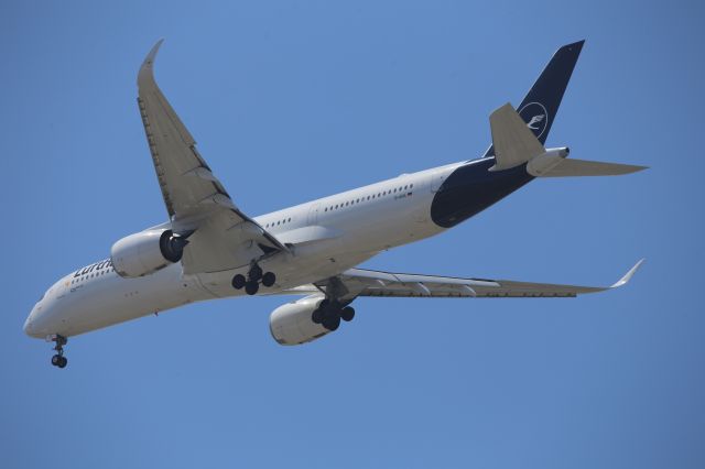 Airbus A350-900 (D-AIXL)