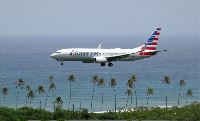 Boeing 737-800 (N994NN)