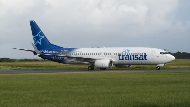 Boeing 737-800 (C-GTQB)