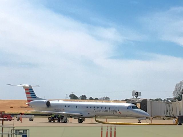 Embraer ERJ-145 (N686AE)