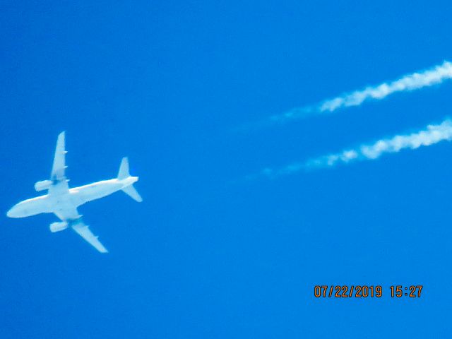 Airbus A319 (N836UA)