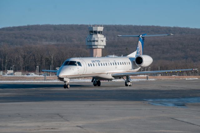 Embraer ERJ-135 (N14902)