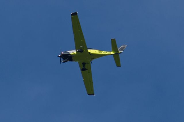Cirrus SR22 Turbo (N225HL)
