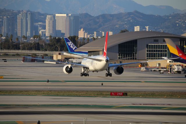 Boeing 787-9 Dreamliner (TC-LLF)