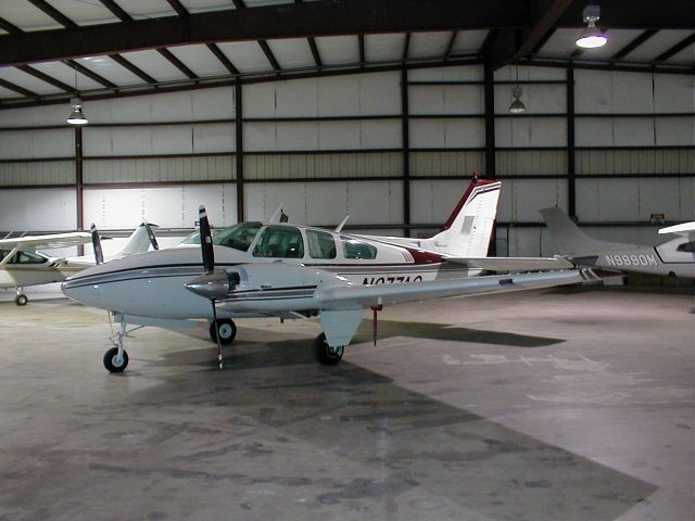 Beechcraft 55 Baron (N977AG)