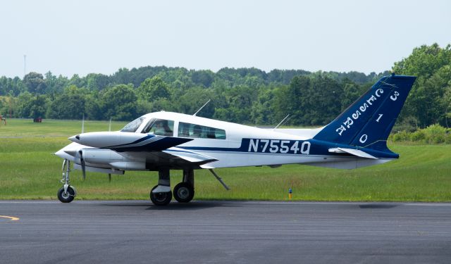 Cessna 310 (N7554Q)