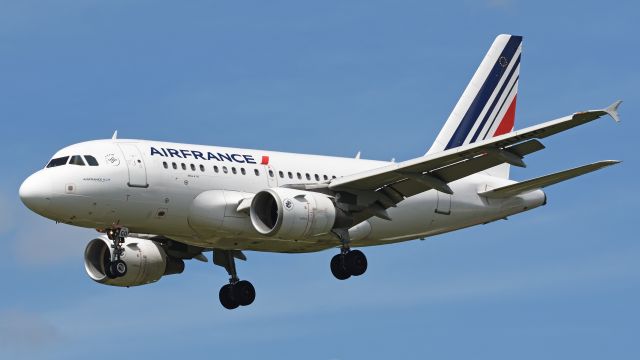 Airbus A318 (F-GUGO)