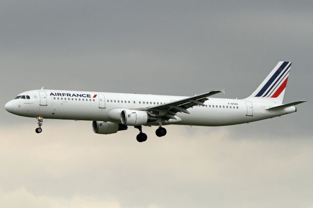Airbus A321 (F-GTAX)