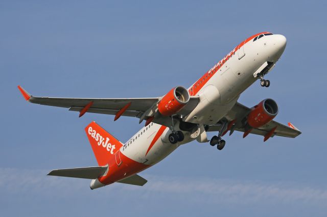 Airbus A320 (G-EZRJ) - EZY1967 departing to Split