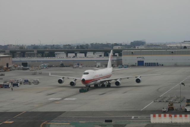 BOEING 777-200LR (B-2425)