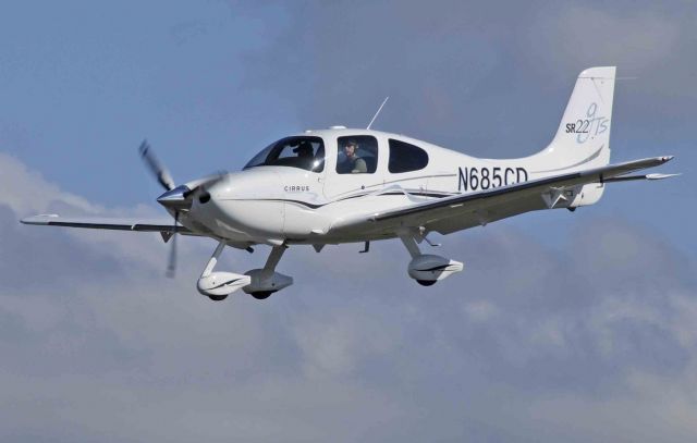 Cirrus SR-22 (N685CD) - Jason arriving at KMCE