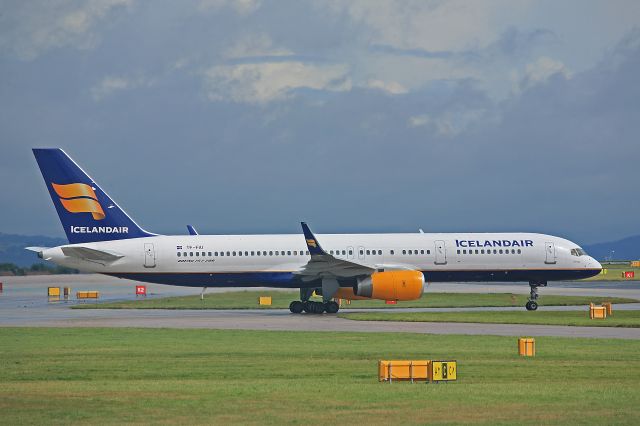 Boeing 757-200 (TF-FIU)