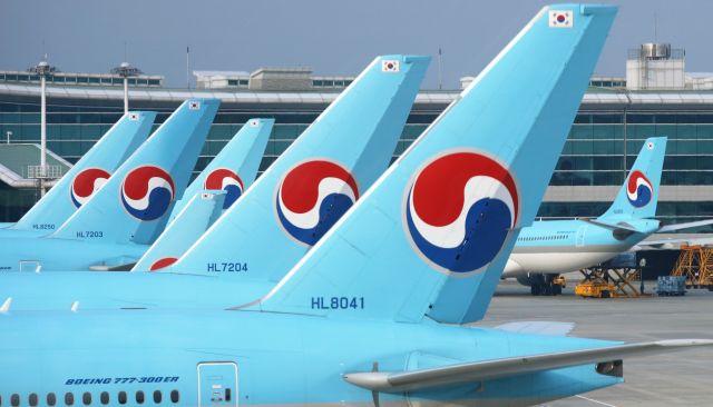 Boeing 777-200 (HL8041) - B777's  parked along with hundreds of others.  Incheon, International - Korea 3/30/2020