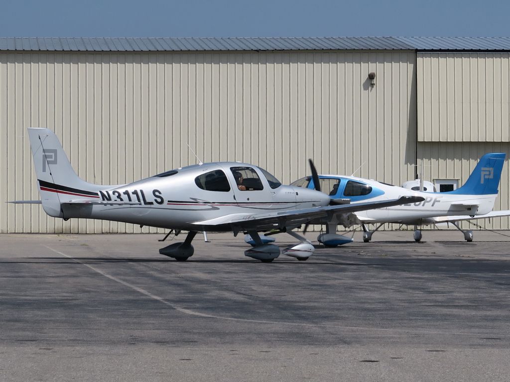 Cirrus SR-22 (N311LS) - 3 August 2015