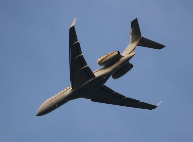 Bombardier Global Express (N393BZ)