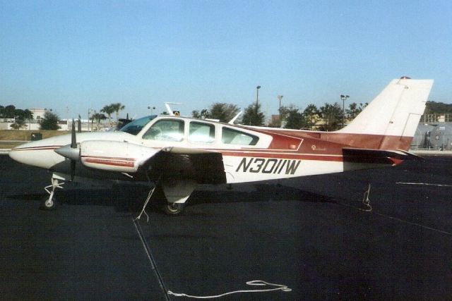 Beechcraft 55 Baron (N3011W) - Seen here in Jan-92.  Since reregistered N252DP.