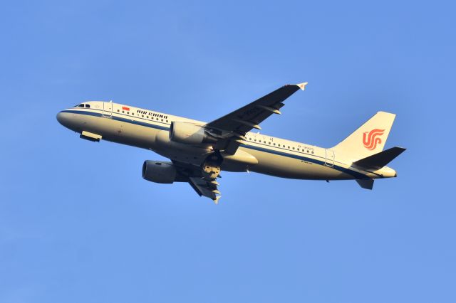 Airbus A320 (B-9925)