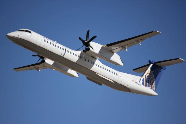 de Havilland Dash 8-400 (N345NG)