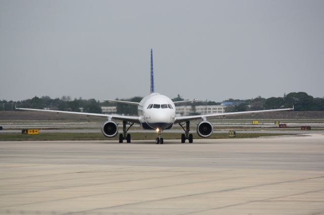 Airbus A320 (N520JB) - JetBlue Flight 346 (N520JB) prepares for departure from Sarasota-Bradenton International Airport