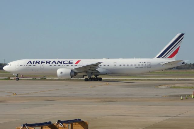 BOEING 777-300ER (F-GZND)