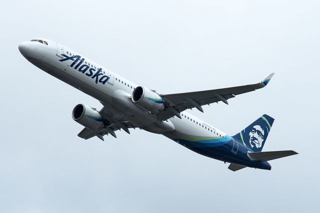 Airbus A321neo (N929VA) - 16L departure into the Grey...