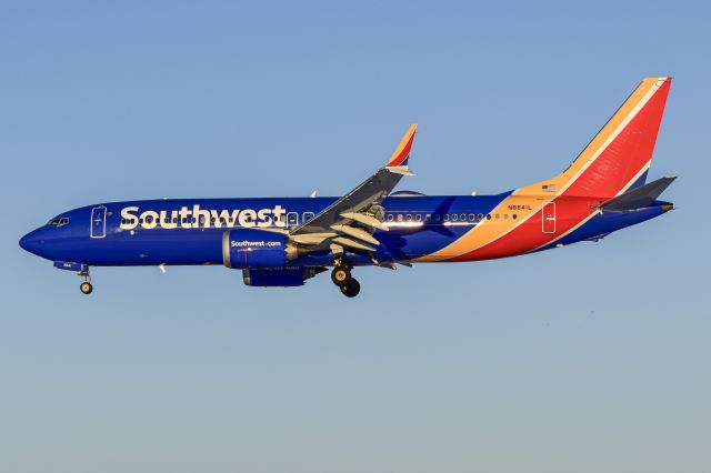 Boeing 737 MAX 8 (N8841L)