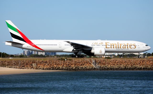 BOEING 777-300ER (A6-ECJ) - Taxiing to Rwy 34L